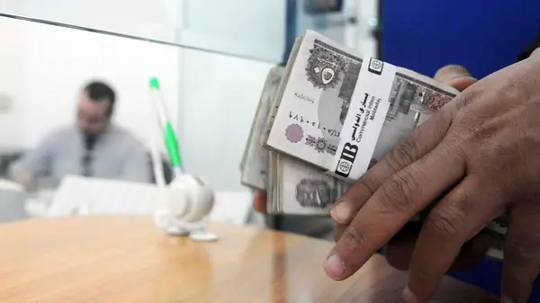 خصم 1% على فائدة الشهادات المتغيرة في مصر والأهلي.. كيف تستفيد من التغيير؟