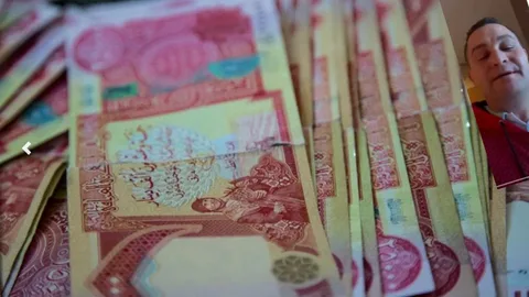 اسعار الدولار بالعراق اليوم.. 100 دولار شكد دينار عراقي؟