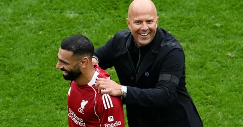 احتفال أسطوري في ليفربول سلوت بعودة محمد صلاح يشعل حماس جماهير الريدز