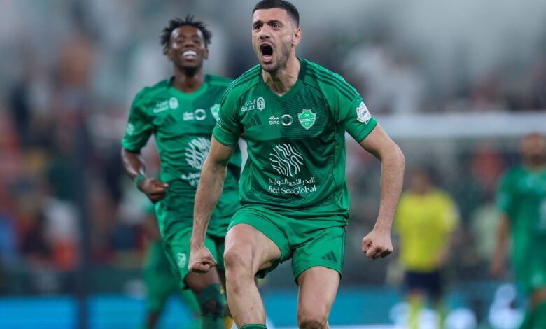 كيفية متابعة مباراة الأهلي والتعاون في دوري روشن السعودي 2025-2026 عبر القنوات الرسمية