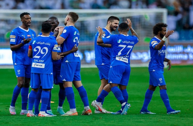 الهلال يواجه الحزم قريبًا في دوري روشن السعودي 2025-2026 – تعرف على الموعد والقنوات الناقلة للقاء المرتقب