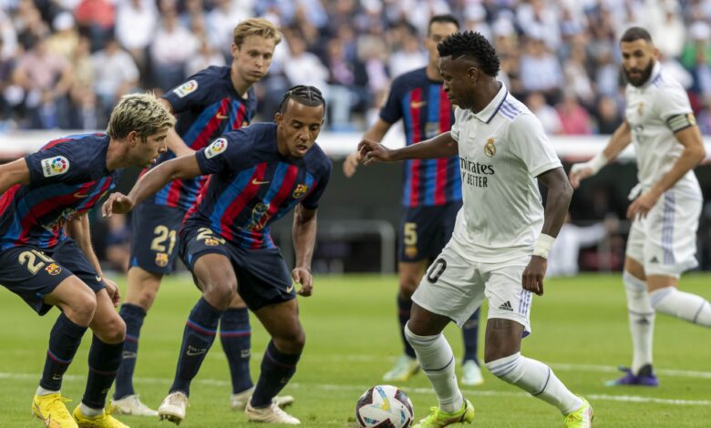 كلاسيكو الحسم الليلة.. موعد نهائي السوبر الإسباني بين برشلونة وريال مدريد والقناة الناقلة