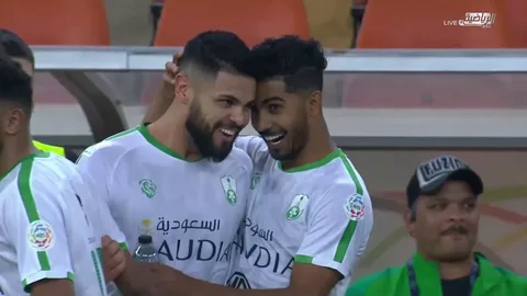 كيفية متابعة مباراة ضمك والأهلي اليوم في دوري روشن السعودي 2025-2026 عبر القنوات الناقلة