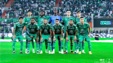 صوت الإثارة في القمة المرتقبة.. من هو معلق مباراة الأهلي وضمك اليوم في دوري روشن 2026؟