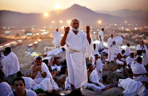 استخرج تصريح الحج فورًا عبر توكلنا 2026 1447 وأسهل طريقة لعرضه ومعرفة مزايا الخدمة الجديدة للحجاج