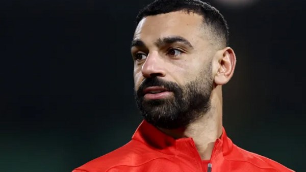 محمد صلاح يثير جدلا واسعا بعد تصرفه مع مشجع مصري.. ما القصة؟
