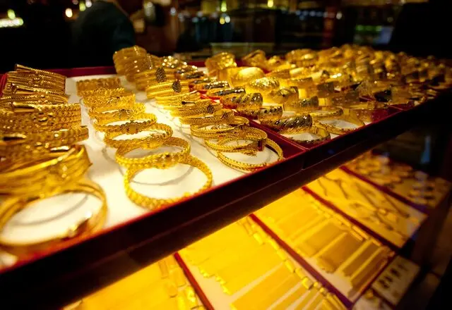 واش راه صاري فالسوق؟.. الذهب في الجزائر يقاوم التضخم ويحير التجار بهاد التحركات المفاجئة